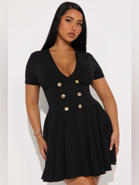 Fashion Nova Dresses & Skirts - Fashion Nova Black Short-Sleeve Dress Gold Buttons Queen Vibes Crepe Mini